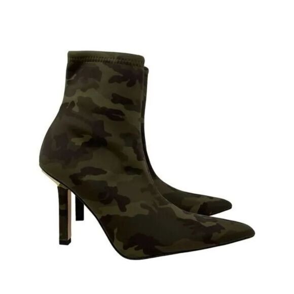 Good American Kickstand Sock Booties - Picture 7 of 9